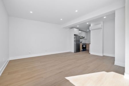 For Lease - 598 Kirkwood Avenue Unit# 1, Westboro - Hampton Park, Ontario - Photo 2