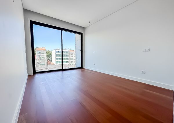 Fantástico Apartamento T2 com Varanda em Matosinhos