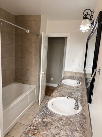 CABOSURA 900 Vedder Crescent - UPPER - Photo 3