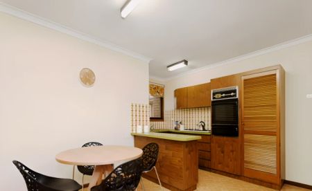 2 Bed, 1 Bath - Photo 5