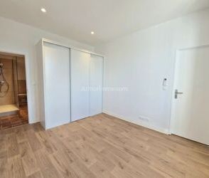 Location Appartement 2 pièces 49 m2 à Le Luc - Photo 2