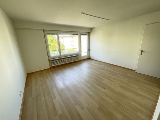 helle 3.5-Zimmerwohnung beim Schulhaus Moosmatt - Foto 1