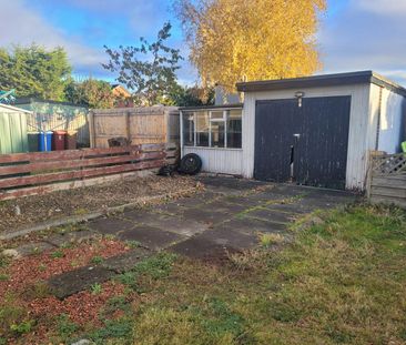 Flat to rent on - Photo 1