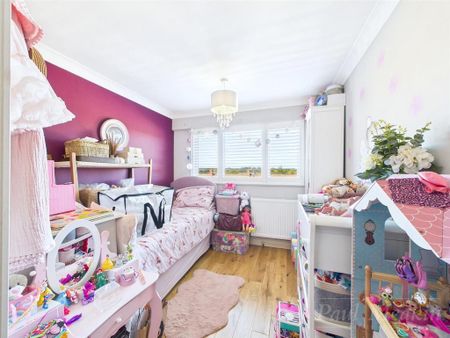 3 bedroom end of terrace house to rent - Photo 4