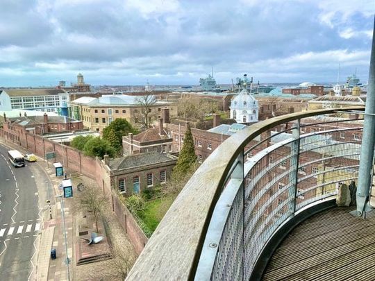 Admiralty Tower, Queen Street - Photo 1