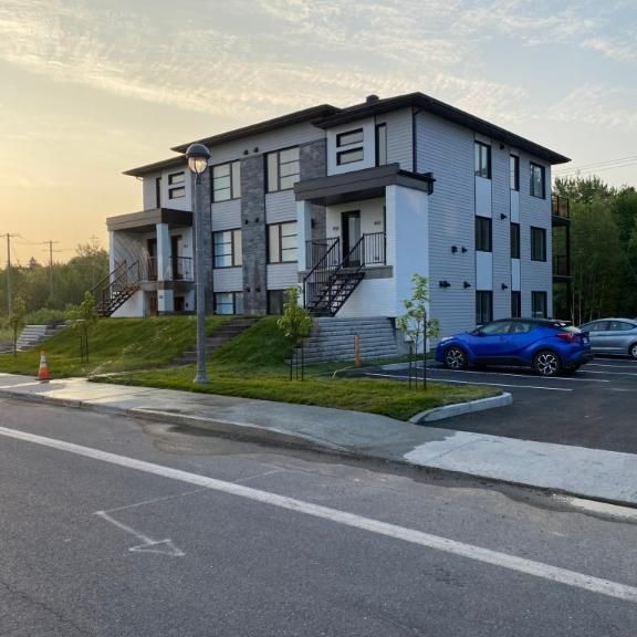 4 1/2 avec espace bureau au dernier étage - Photo 1