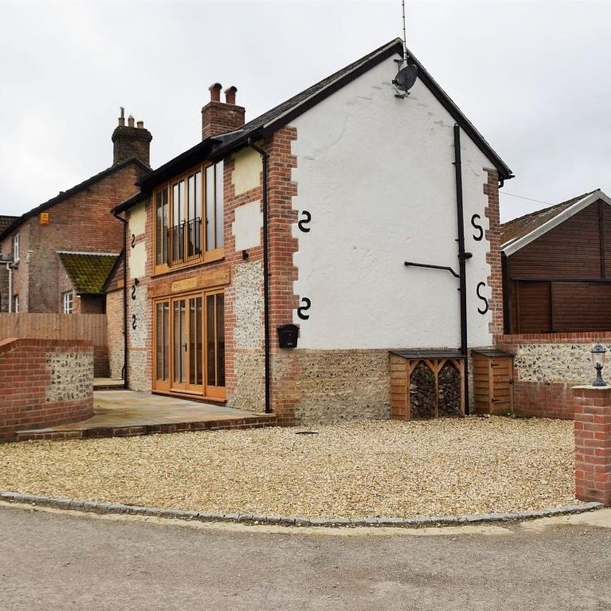 Muston Farm, Piddlehinton - Photo 1