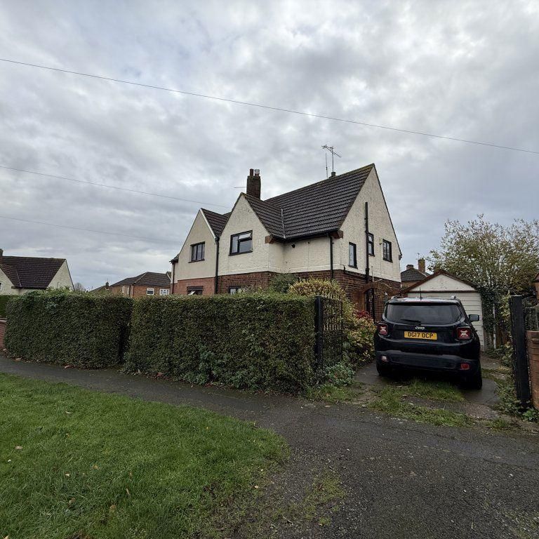 3 bedroom semi-detached house to rent - Photo 1