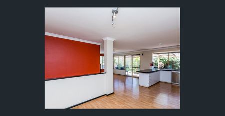 **Charming 4-Bedroom Home for Rent in Clarkson ** - Photo 2