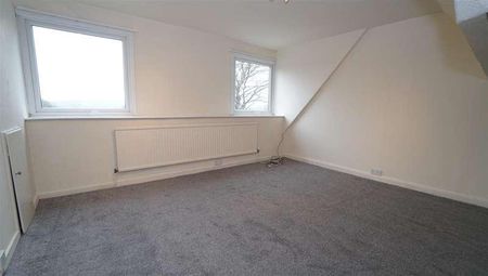 The Grove, Greengates, Bradford, BD10 - Photo 3