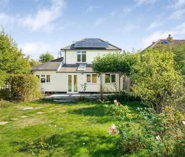 A well presented newly refurbished three-bedroom detached family ho... - Photo 6