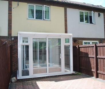 2 bed terraced house to rent in NE31 - Photo 3