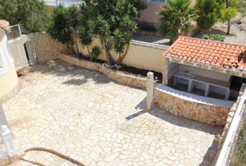 LONG TERM RENTAL Spacious villa for rent with sea views