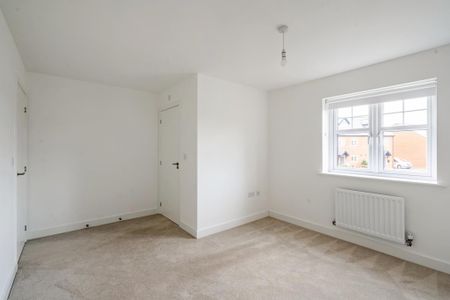 4 bedroom detached house to rent - Photo 4