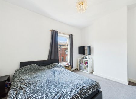 2 bedroom terraced house to rent - Photo 4