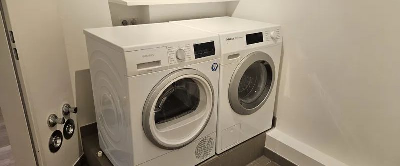 Moderne Etagenwohnung im schönen Lemmerzpark *Einbauküche - Photo 1