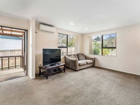 Charming 3BR Home in Massey! - Photo 2