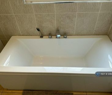 1 bedroom in a house share to rent - Photo 3