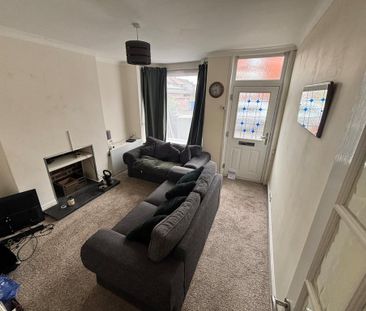 2 bedroom property to rent - Photo 2