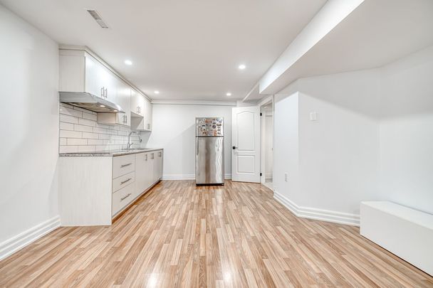 For Lease - 7 Grand Oak Drive, Richmond Hill, Ontario - Photo 1