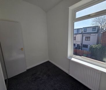 3 Bed Terraced House, Bolton Road, M26 - Photo 3