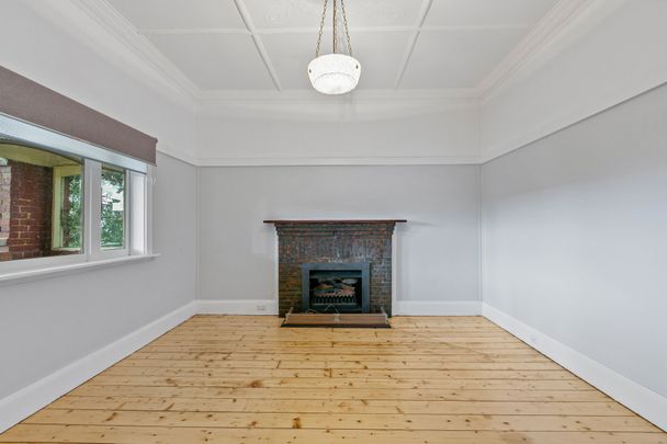 Charm & Character! - Photo 1