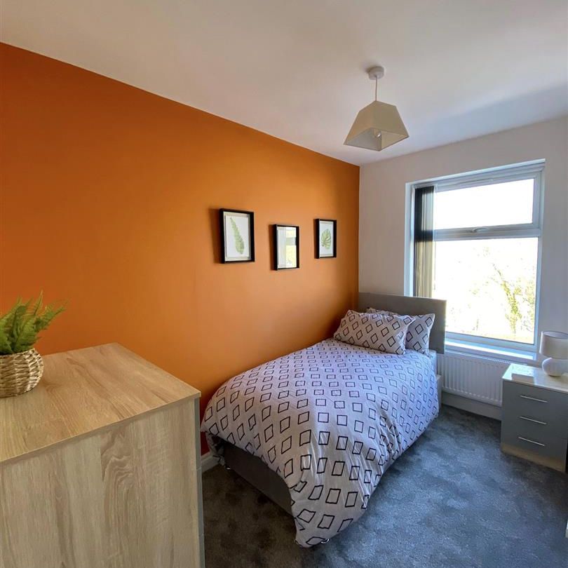 1 bed house to rent in Burnley Road, Colne, BB8 - Photo 1