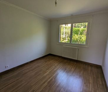 A NOGENT LE ROTROU, pavillon de construction traditionnelle sur sou... - Photo 6