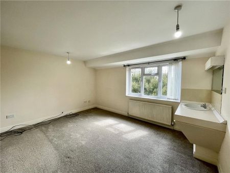 4 bedroom detached house to rent - Photo 3