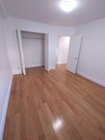 For Lease - 30 Annapearl Court Unit# Apt. 1, Toronto, Ontario - Photo 4