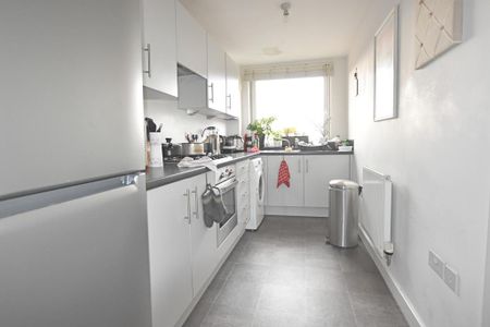2 bedroom flat to rent - Photo 4