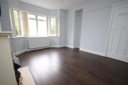 4 bedroom semi-detached house to rent - Photo 4