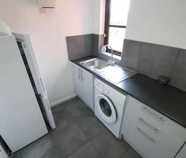 Newcourt, Uxbridge - Photo 4