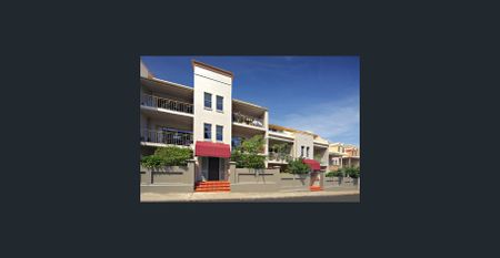 Modern Two Bedroom Apartment in the Heart of Petersham - Photo 3