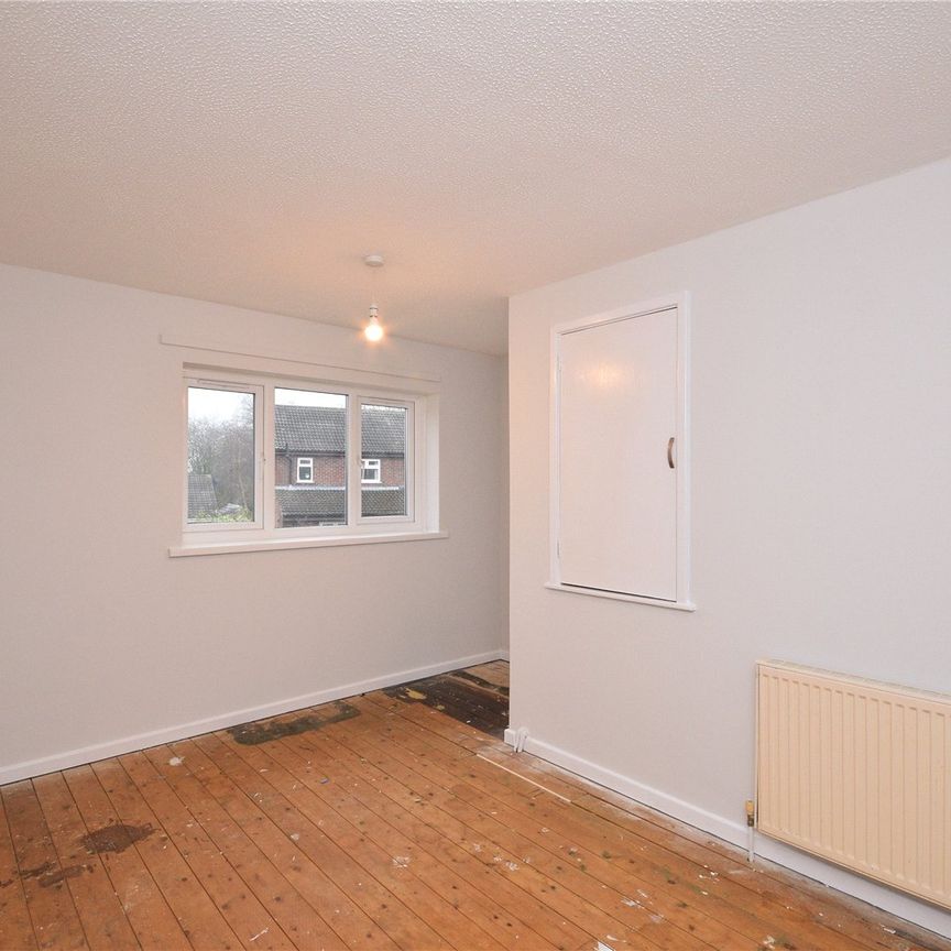 12, Middlecroft Road, Leeds, West Yorkshire, LS10 4QZ - Photo 1
