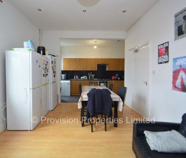 6 bedroom detached house to rent - Photo 6