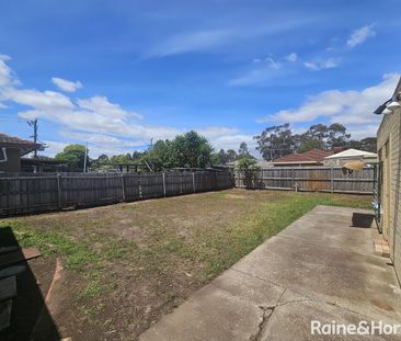 Charming Family Home in the heart of Melton! - Photo 3