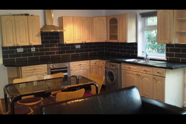 4 Bed Terraced House, Holborn Street, LS6 - Photo 1