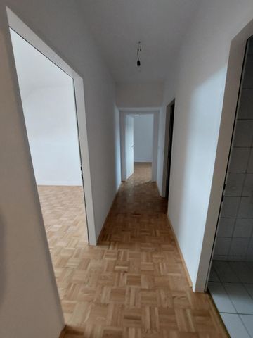 Schöne Wohnung mit Loggia und Parkplatz - Foto 5