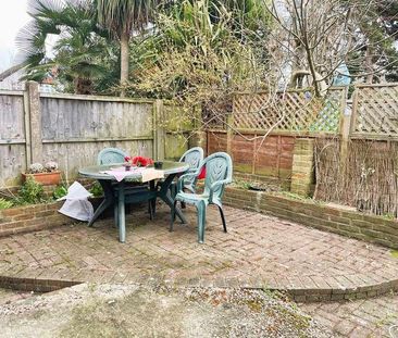 Ashford Crescent, Ashford, TW15 - Photo 6