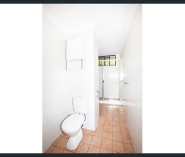 Furnished Studio in Prime West End Location! - Photo 5