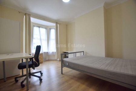 6 bedroom terraced house to rent - Photo 5