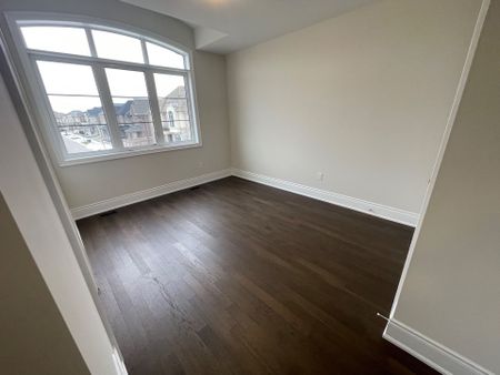 For Lease - 1228 Queens Plate Road, Oakville, Ontario - Photo 3