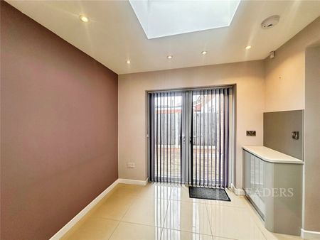 house to rent Tanhouse Farm Road, Solihull, West Midlands, B92 - Photo 4