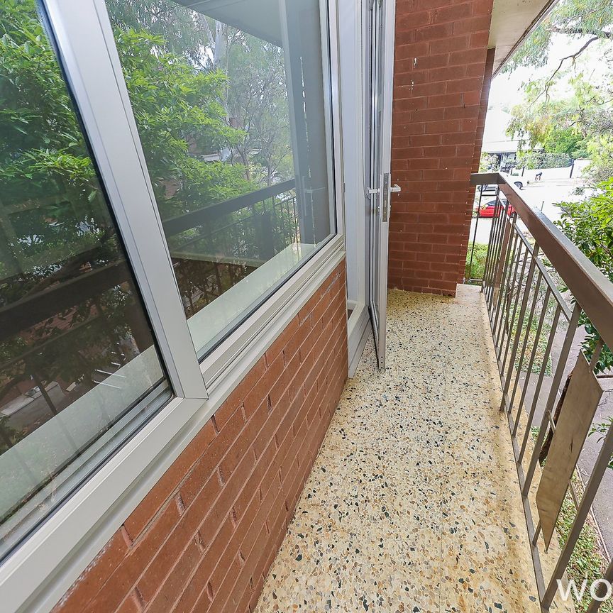 Spacious 2-bedroom apartment in prime location - Photo 1