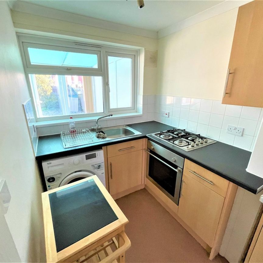 A 1 Bedroom Terraced Bungalow Instruction to Let in Hastings - Photo 1