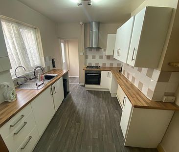 £925 PCM, Furnished One Bedroom Ground Floor Flat with Large Privat... - Photo 4