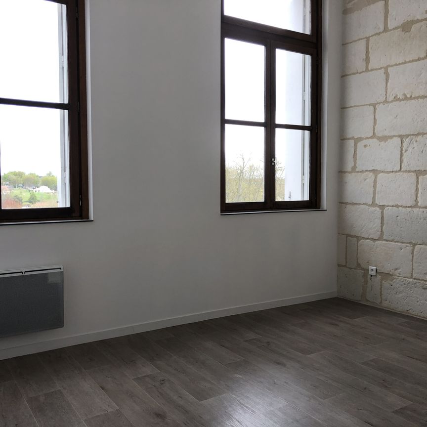 Location Appartement 3 pièces 75m² LA ROCHE CHALAIS 24490 - Photo 1