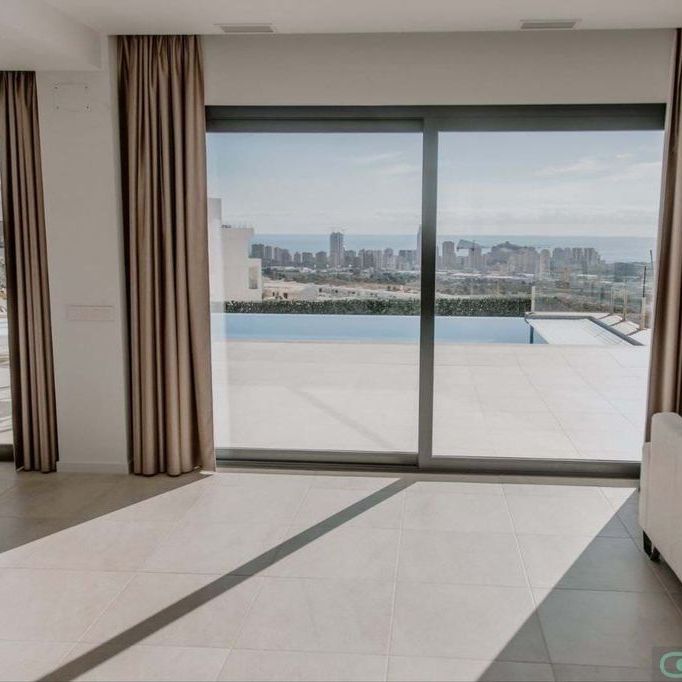 Luxury Villa for rent in Alicante, Spain - Photo 1