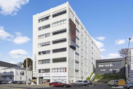 Prime Location - 4-Bedroom Home in Thorndon Quay, Pipitea - Photo 3